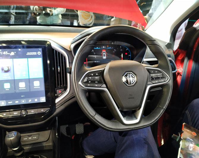 MG Hector interior