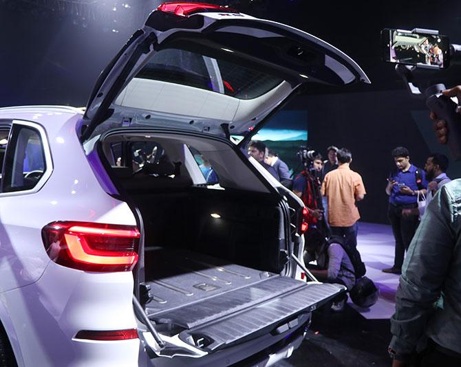 The tailgate of the BMW X5