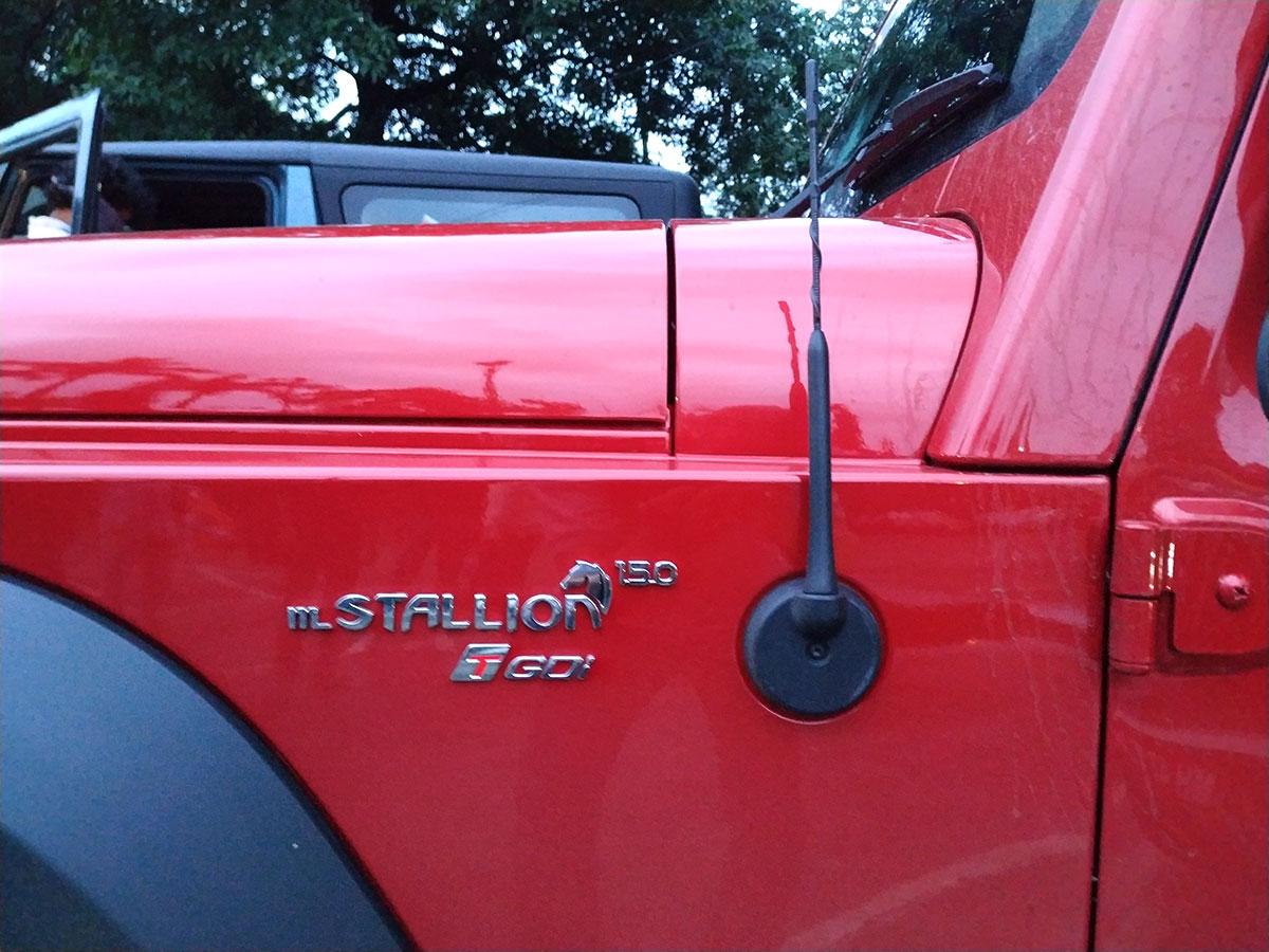 Mahindra thar deals antenna