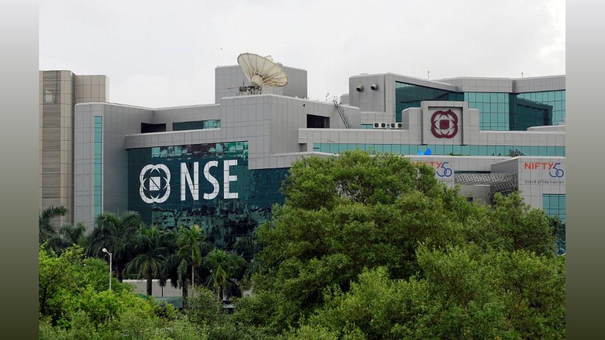 FPI Ownership Dips to 15-Yr Low in NSE-Listed Cos