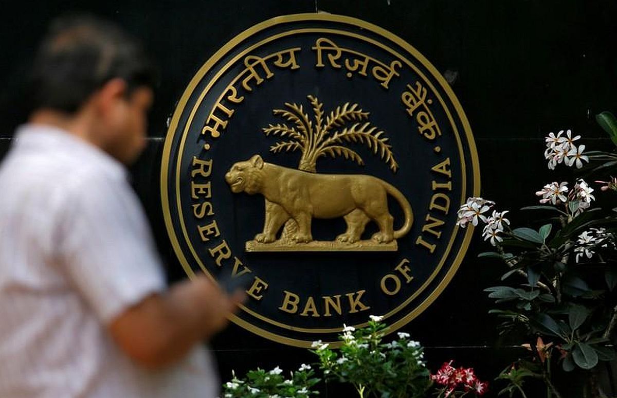 RBI Likely to Keep Interest Rates Steady: Experts