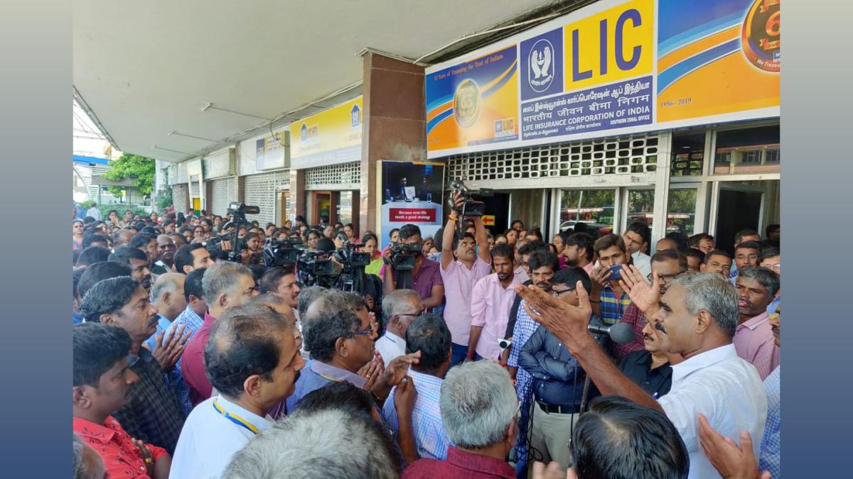 LIC Cuts Stake in DCM Shriram Industries to 4.66%