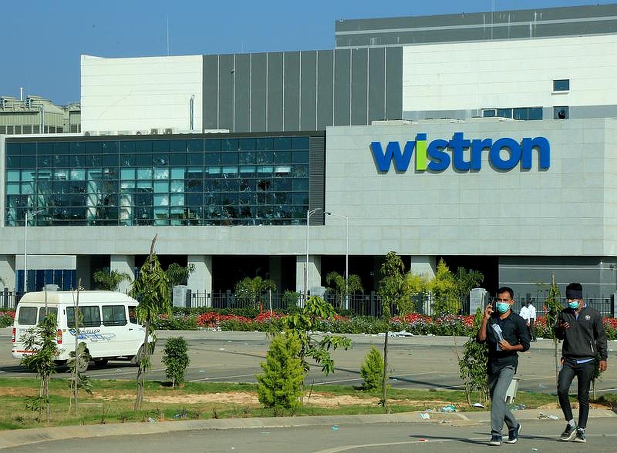 Tata group may buy Wistron's $600-mn iPhone factory