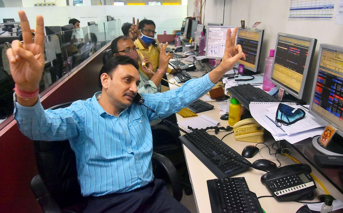 Markets jump over 1%; Sensex ends up 721 points