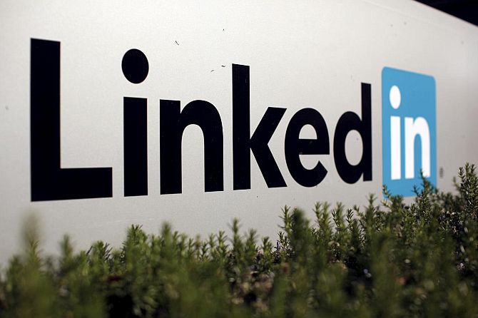 Job Change 2024: 88% of Professionals Considering New Roles - LinkedIn Report