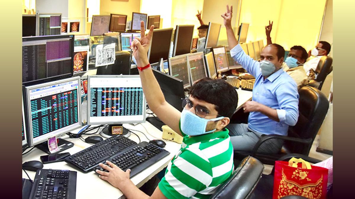 HCL Technologies Makes Hybrid Work Mandatory for DFS Employees
