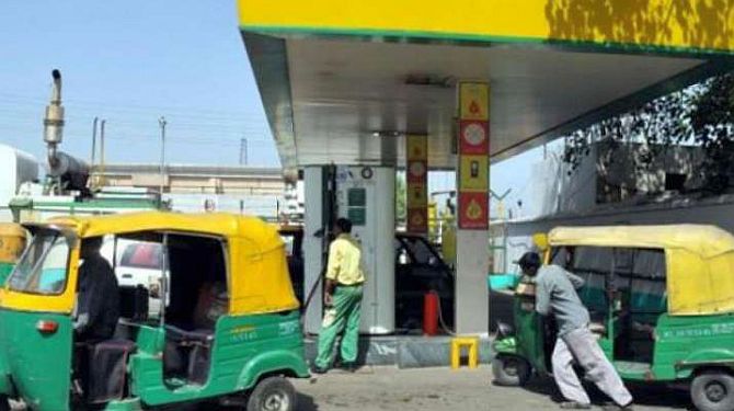 Adani JV, IOC top bidders for CNG, piped gas licenses