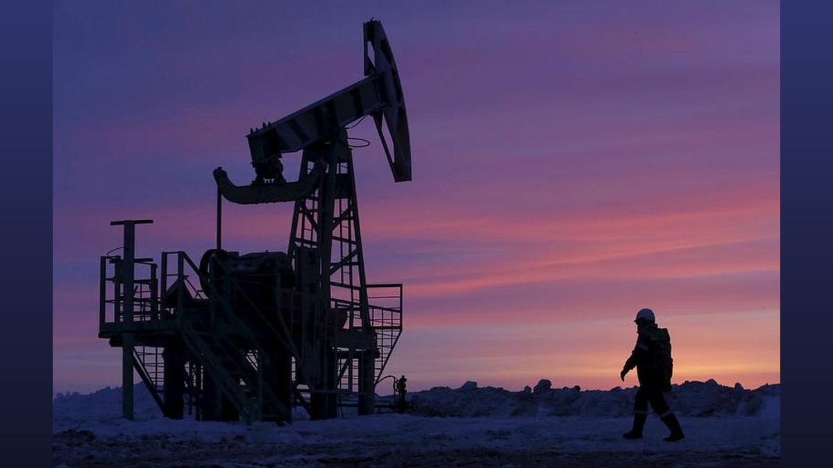 India Monitors Global Oil Price Surge Amidst Middle East Conflict