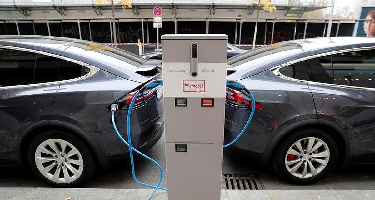 Hybrid Vehicles: Practical Solution for India's Decarbonisation