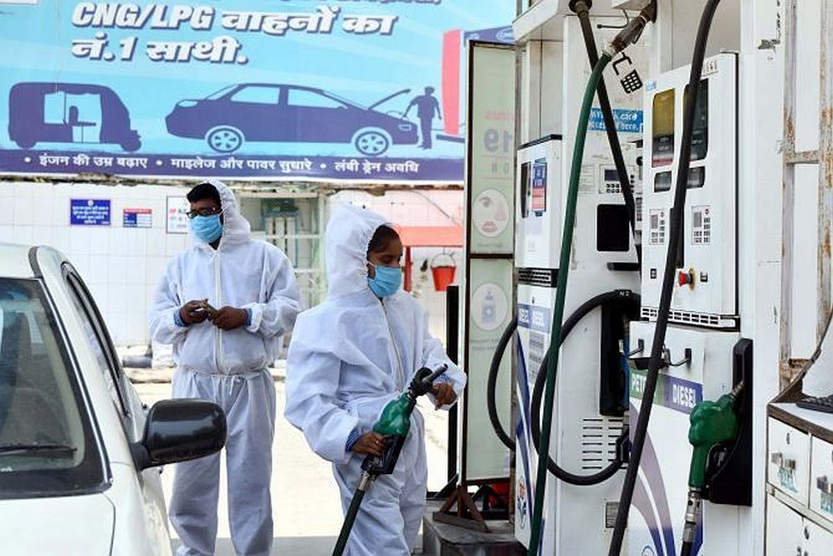 Pakistan Cuts Petrol Price Ahead of Eid ul Adha