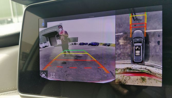 360 degree camera display of the xuv700 