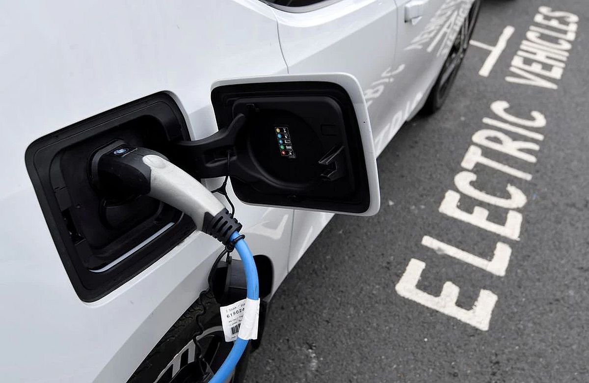 Servotech Bags Rs 111 Crore EV Charger Order | 1,400 DC Fast Chargers