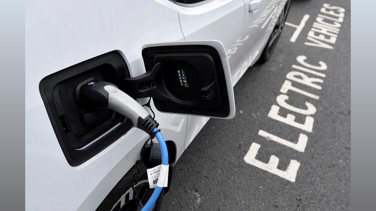 Delhi EV Charging Points & Battery Swapping Cross 5,000