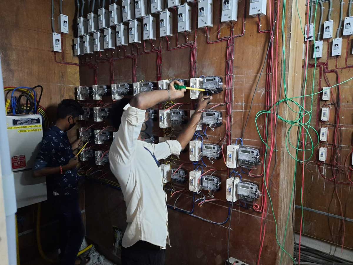 Amid scorching heat, parts of Mumbai face power cut