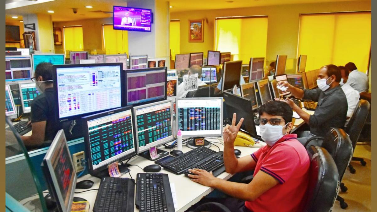 Sensex, Nifty Close Lower After Record Highs