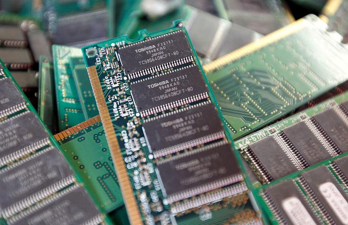 Intel group firm back with chip-making plan in India