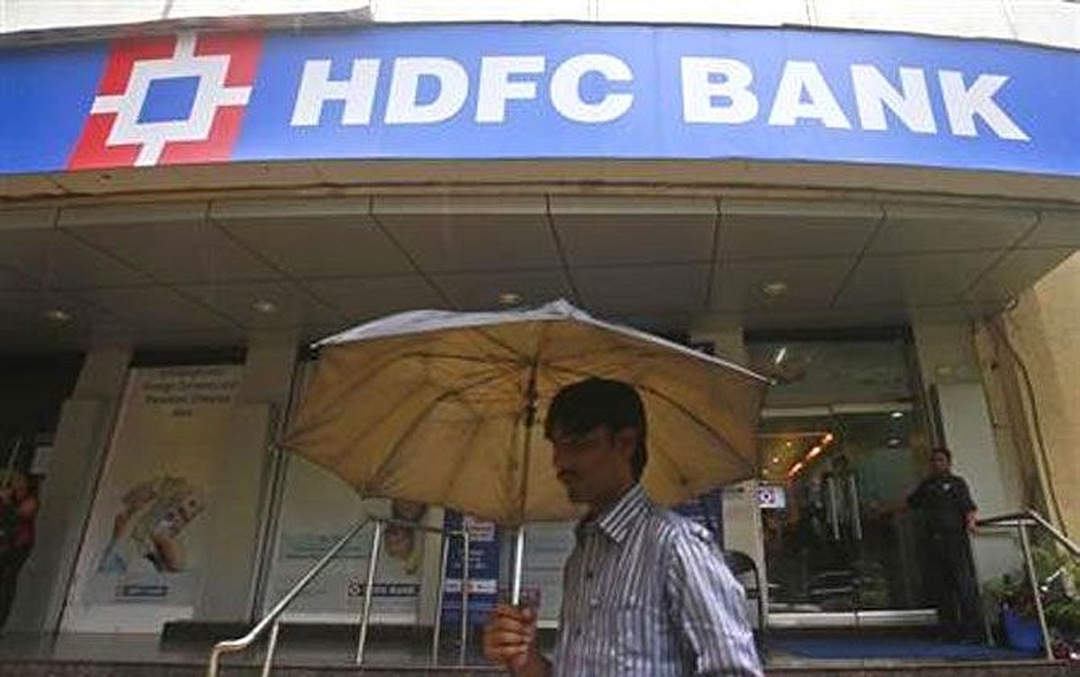 FPIs continue to cut shareholding in HDFC twins