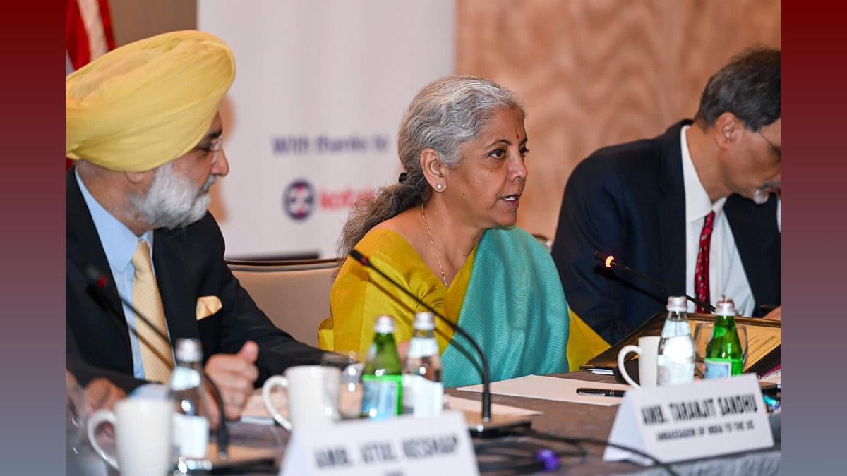 FM meets Temasek Chairman, Discusses Investments