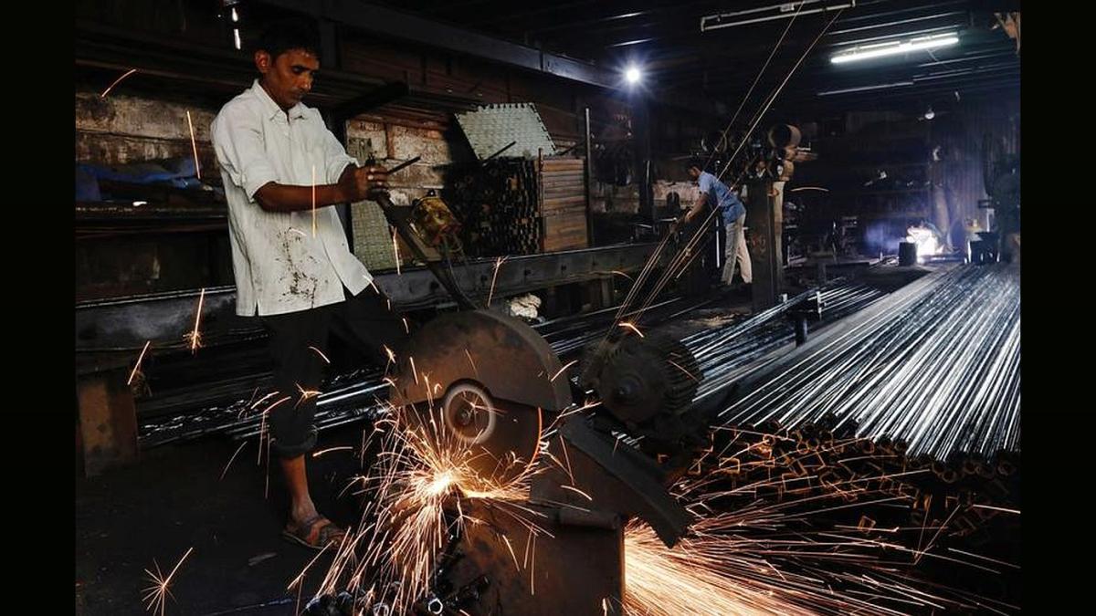 India's Industrial Output Rises 3.1% in September