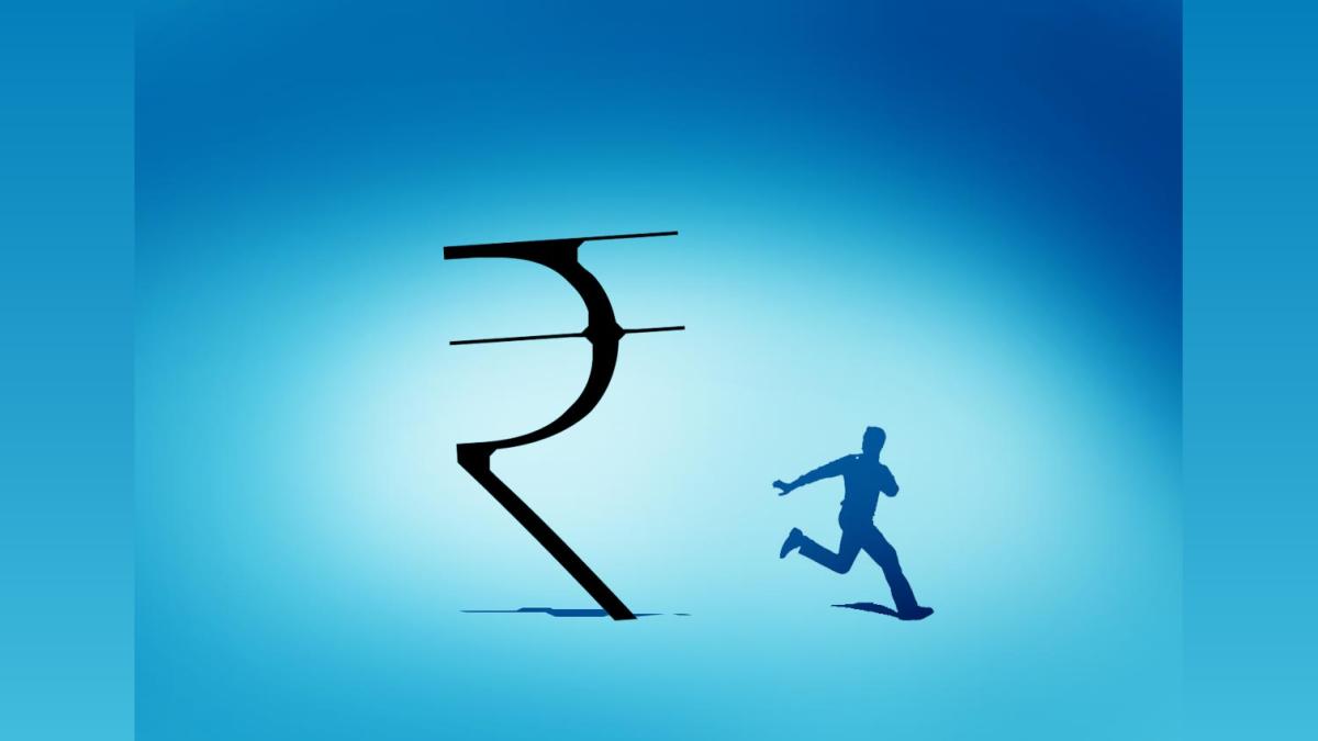 Rupee Hits Record Low of 84.39 Against US Dollar