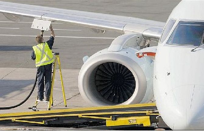 SpiceJet Passenger Stuck in Lavatory Mid-Air: DGCA Investigation