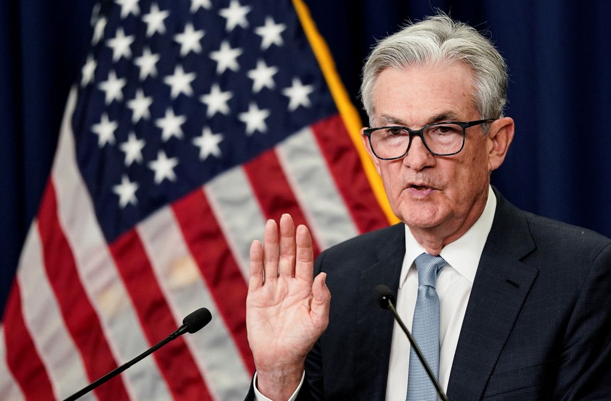 Fed Keeps Rates Steady, Forecasts 3 Cuts in 2024