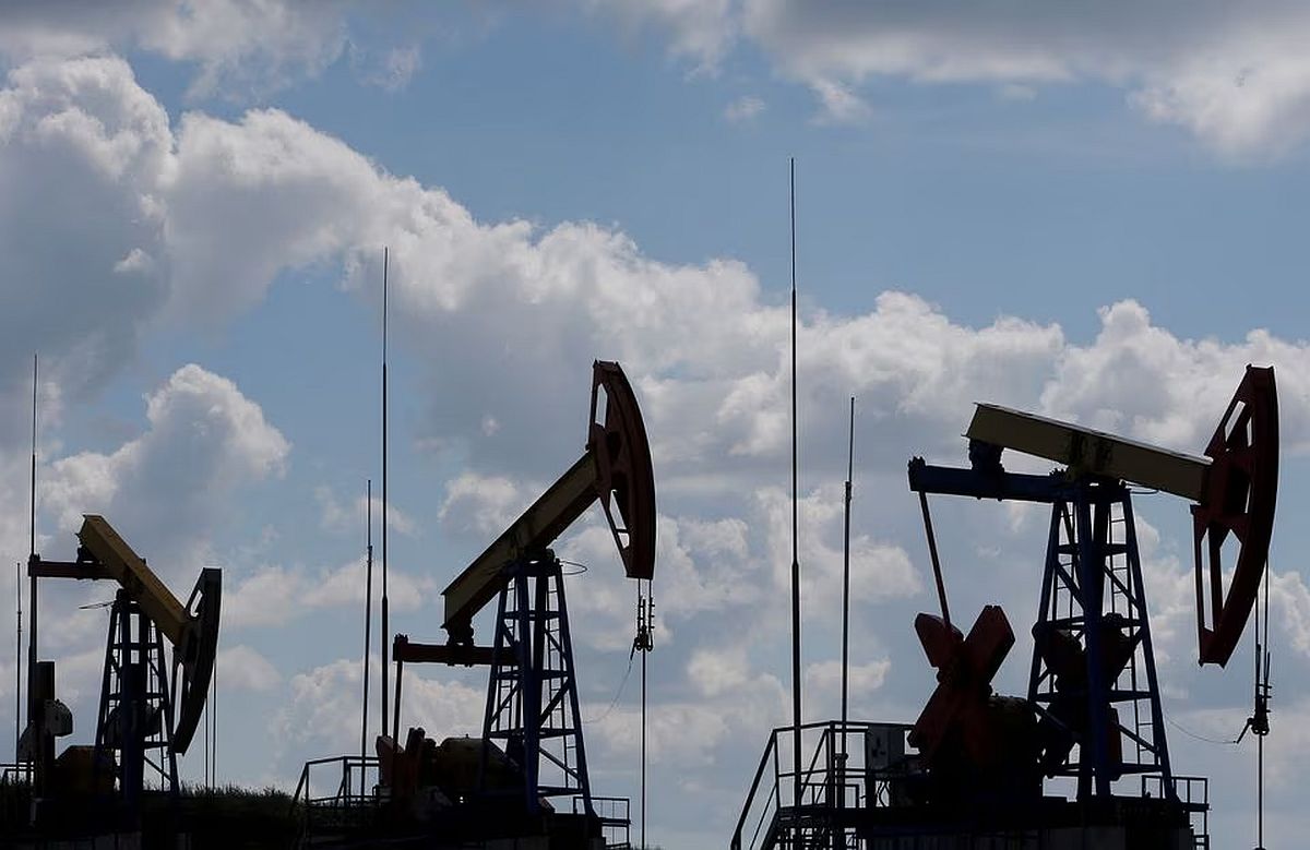 US Imposes More Russian Oil Price Cap Sanctions - AP News