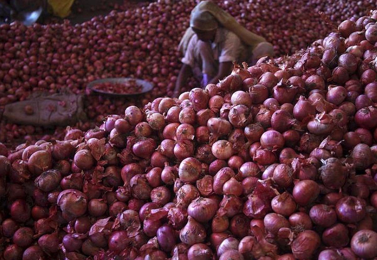 Retail onion price up 57%; govt steps up sale of buffer stock