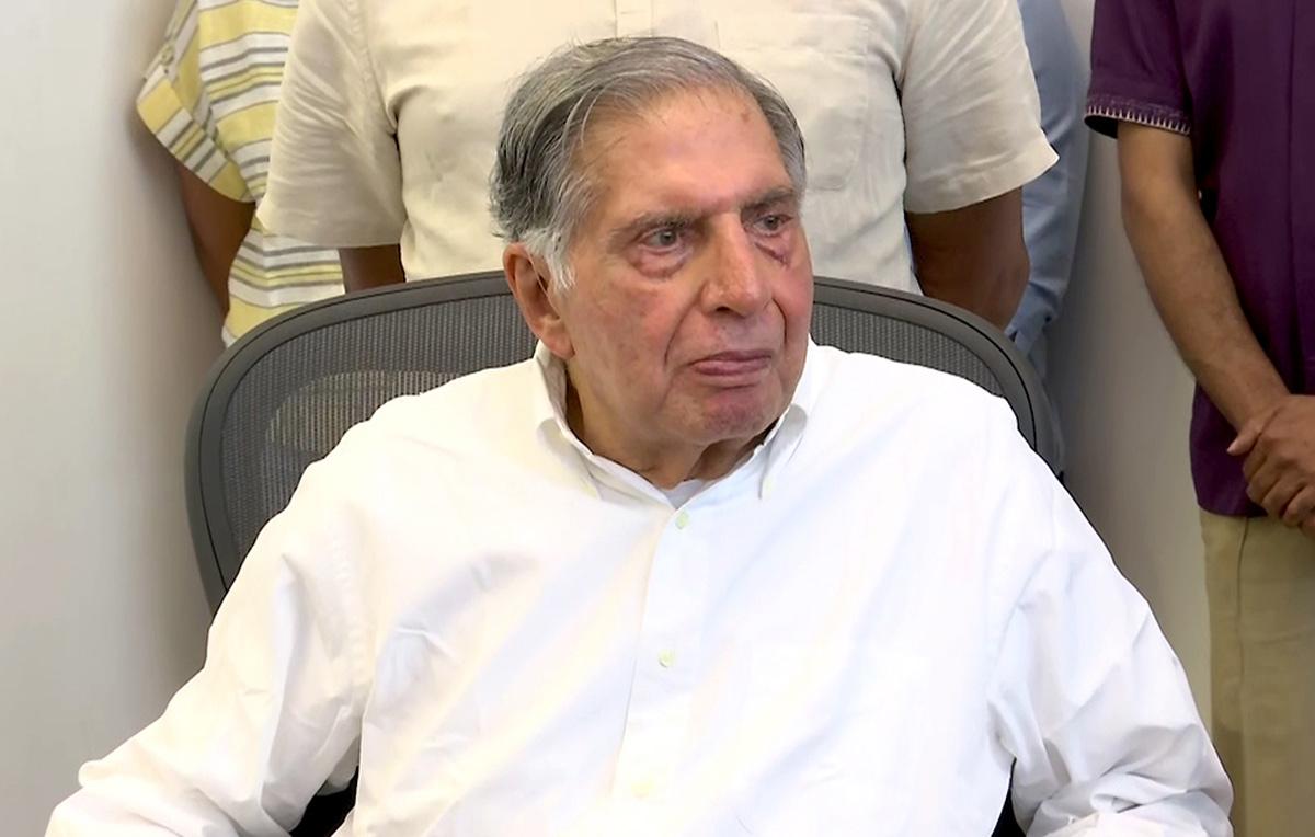 Ratan Tata Brings Shinde, Pawar Together - Rediff.com India News