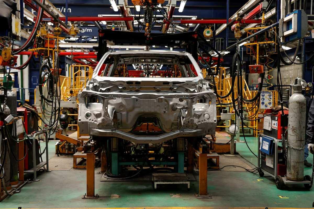 Passenger vehicle dispatches dip marginally in July