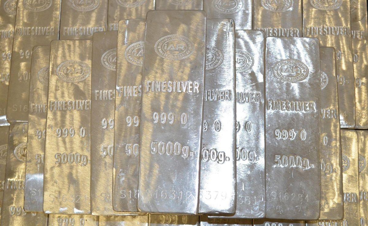 Silver ETFs Gain Ground Over Gold In 2025