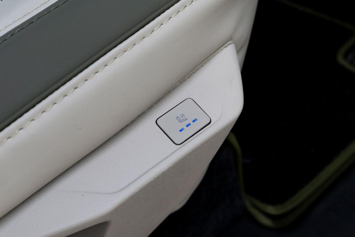 Ventillated seats in the 2nd row 