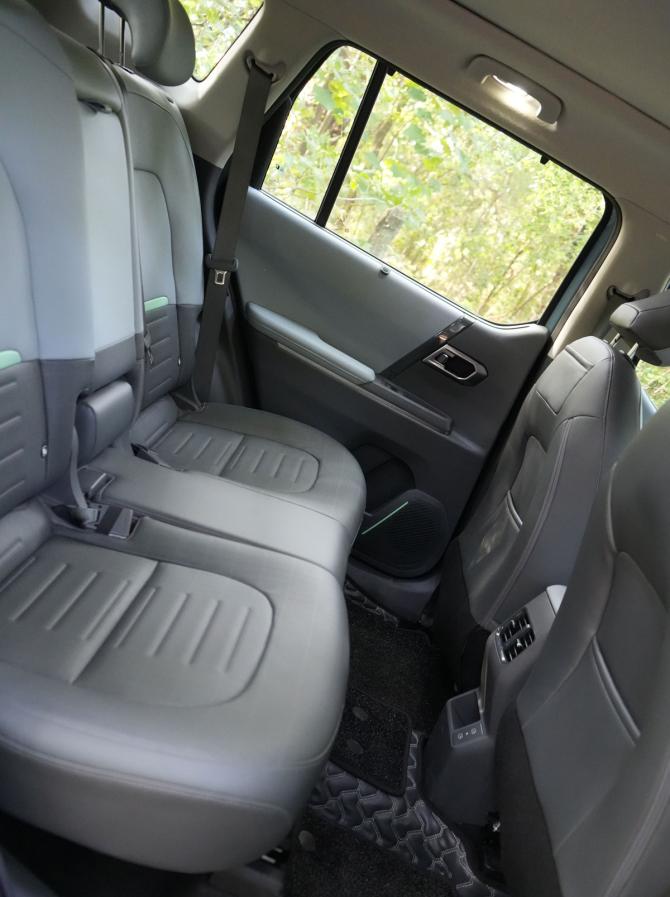 The rear seat of the KIA Syros