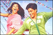 Sushmita Sen and Shah Rukh Khan in Main Hoon Na