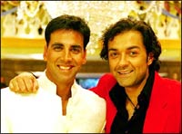 Dosti - Friends Forever Akshay Kumar Bobby Deol Stills - 7060 | 6 out of 17  | SongSuno