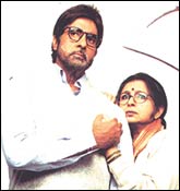 Amitabh Bachchan and Sharmila Tagore in Viruddh