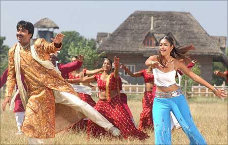 A still from Khatarnak