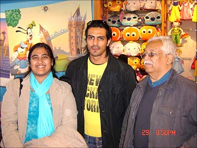 Shazia Sait, Arjun Rampal, Aslam Sait