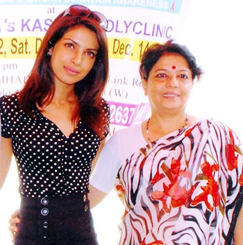 Priyanka Chopra and her mom Madhu Akhauri