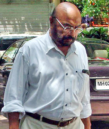 Govind Nihalani, Rajkumar Santoshi's mentor