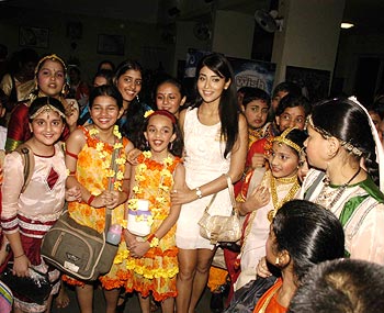 Shriya Saran with kids