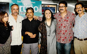 A guest with Piyush Pandey, Vishal Bhardwaj, Ila Arun, Prasoon Pandey and Abhishek Pandey