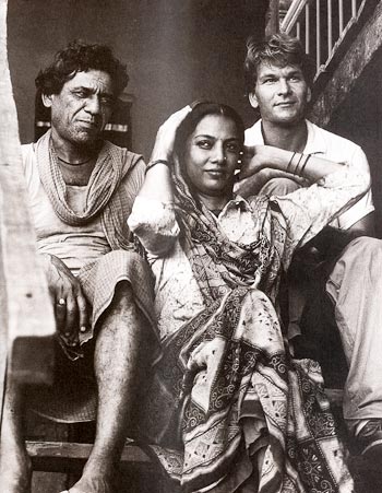 Om Puri, Shabana Azmi and Patrick Swayze in Roland Joffe's City of Joy.