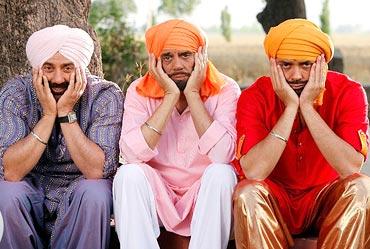 A scene from Yamla Pagla Deewana