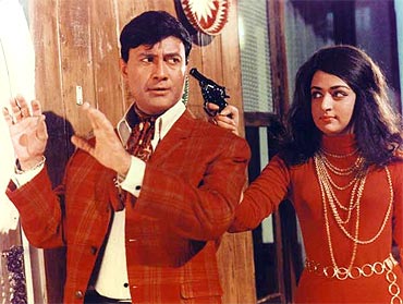 Dev Anand and Hema Malini in Johnny Mera Naam