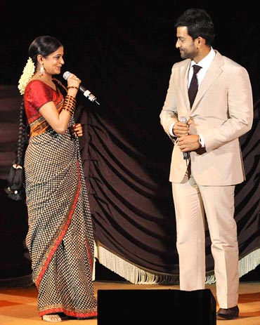 Priyamani and Prithviraj during the music launch of Raavanan