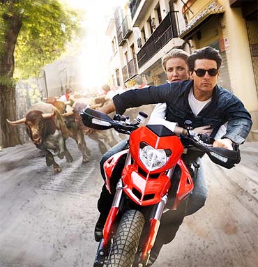 A scene from Knight And Day
