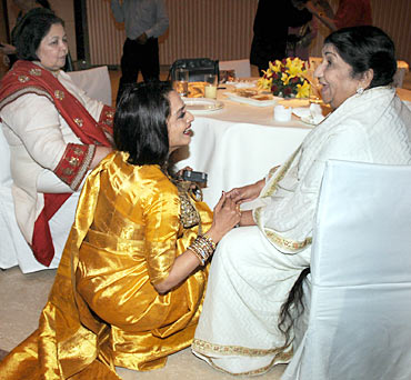 Rekha and Lata Mangeshkar