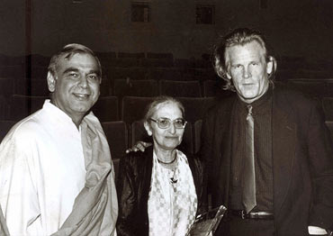 Ruth Prawer Jhabvala, center, with Ismail Merchant and Nick Nolte, right, at a 1996 awards ceremony