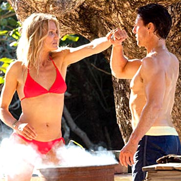 Cameron Diaz and Tom Cruise in Knight and Day